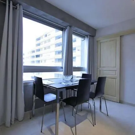 Avec Ascenseur La Defense Appartement Courbevoie