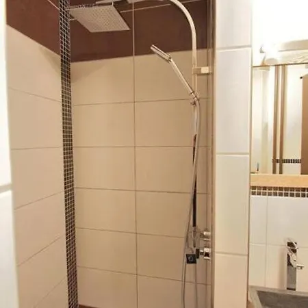 Avec Ascenseur La Defense